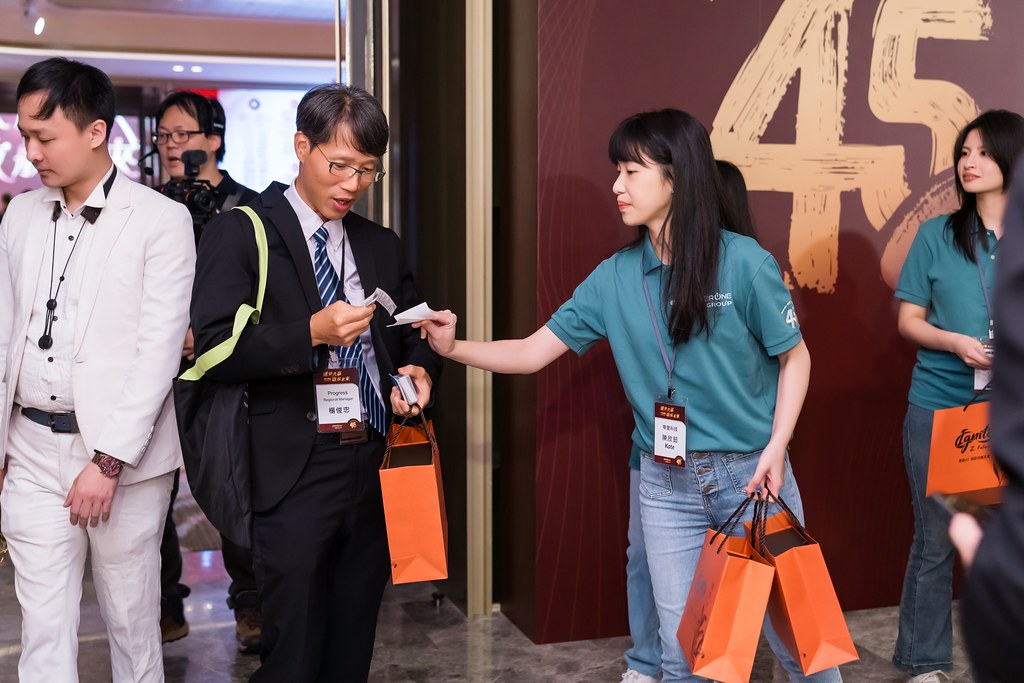 [活動攝影]零壹45周年集團感恩晚宴-最專業的團隊完成每場完美活動攝影，拍的不只好更要快! #尾牙攝影
