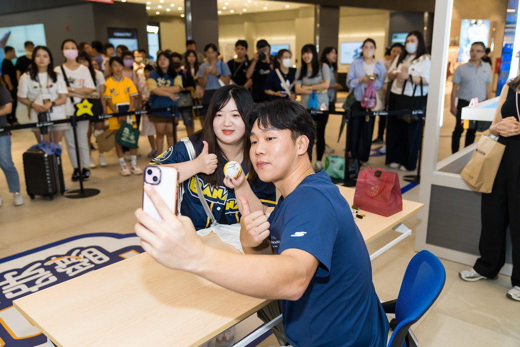 [活動攝影]2025 SKECHERS 詹子賢粉絲見面會-最專業的團隊完成每場完美活動攝影，拍的不只好更要快! #雲端攝影