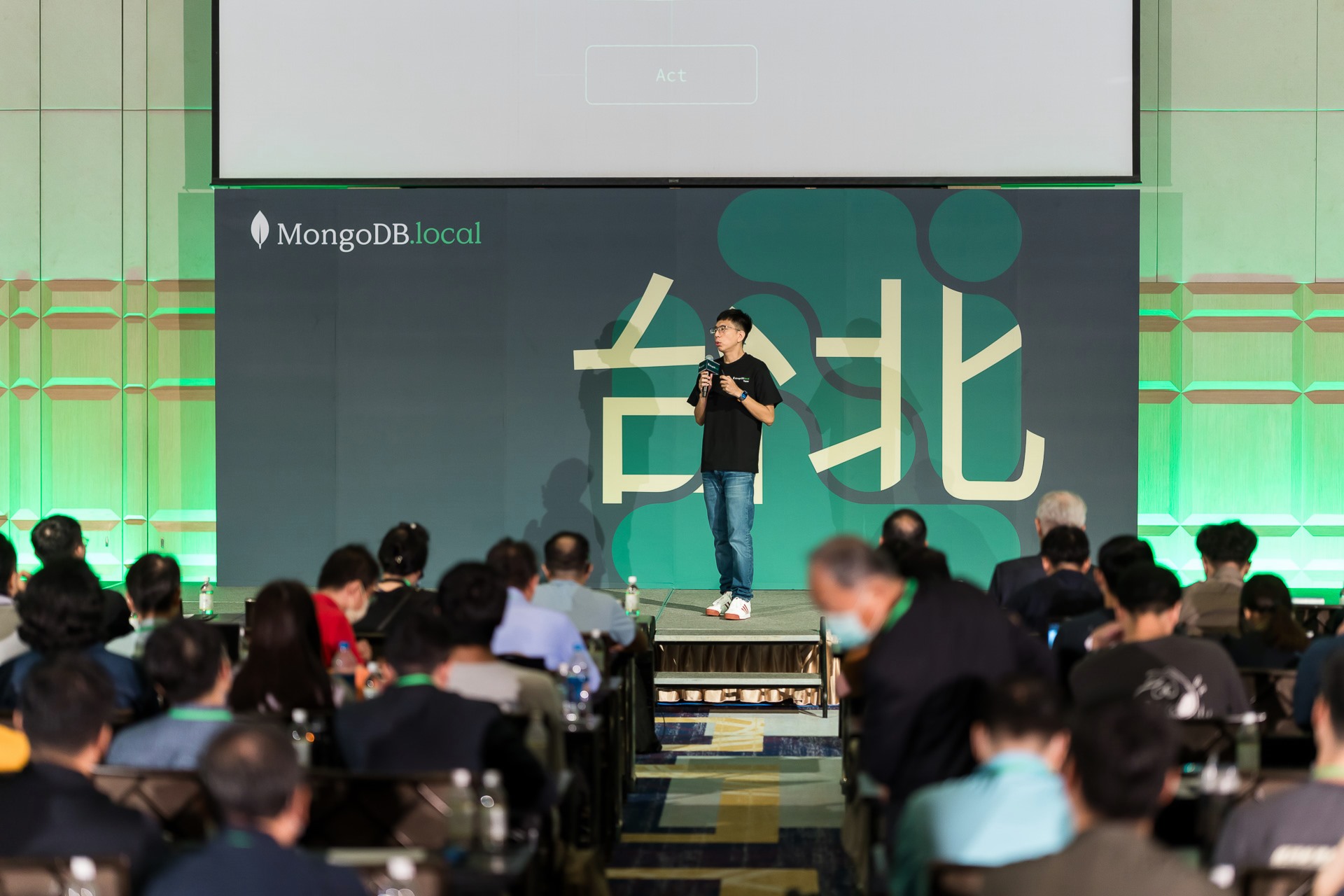 [雲端攝影]MongoDB.local 2025台北場-最專業的團隊完成每場完美活動攝影，拍的不只好更要快! #