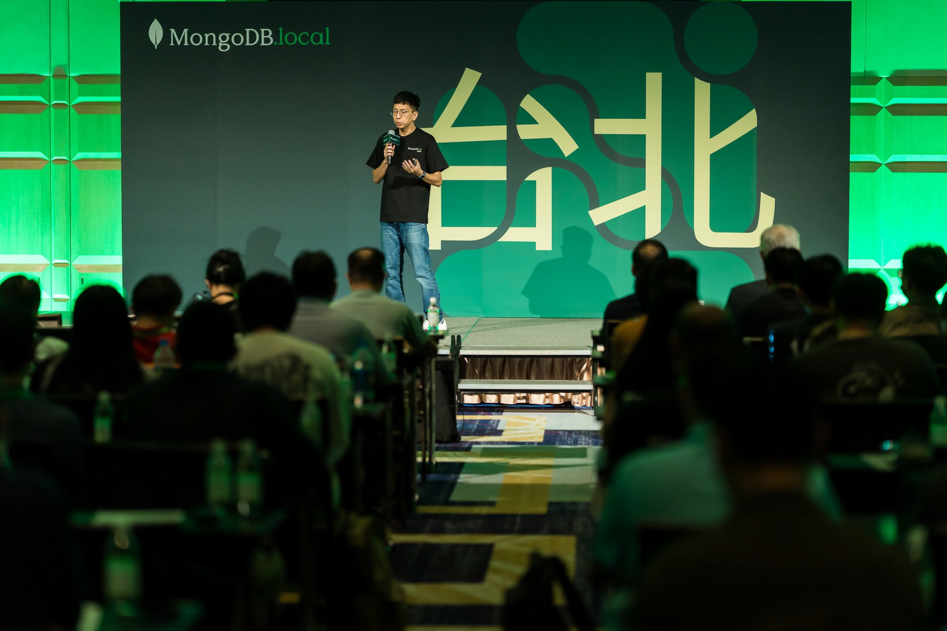 [雲端攝影]MongoDB.local 2025台北場-最專業的團隊完成每場完美活動攝影，拍的不只好更要快! #