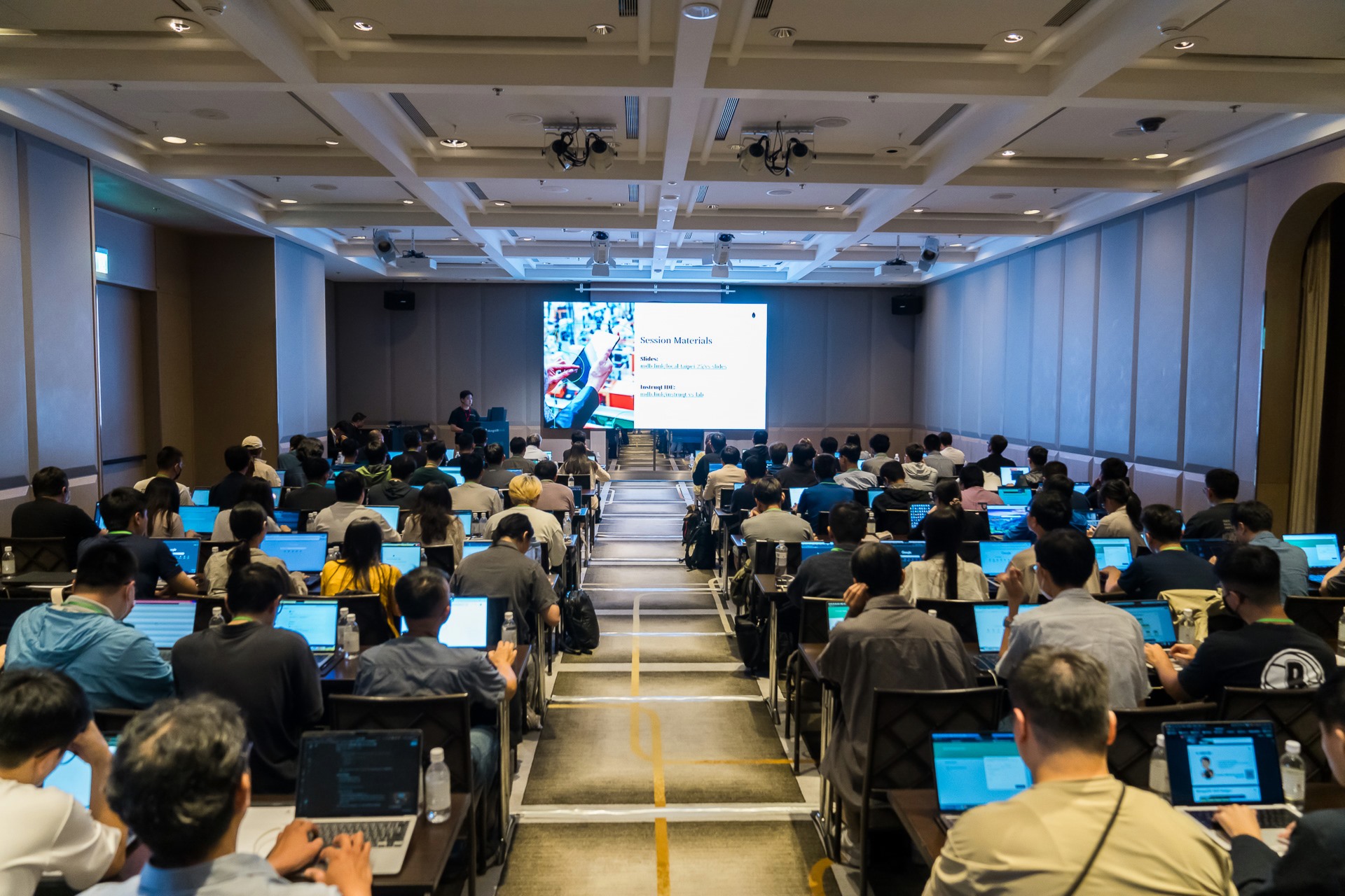 [雲端攝影]MongoDB.local 2025台北場-最專業的團隊完成每場完美活動攝影，拍的不只好更要快! #