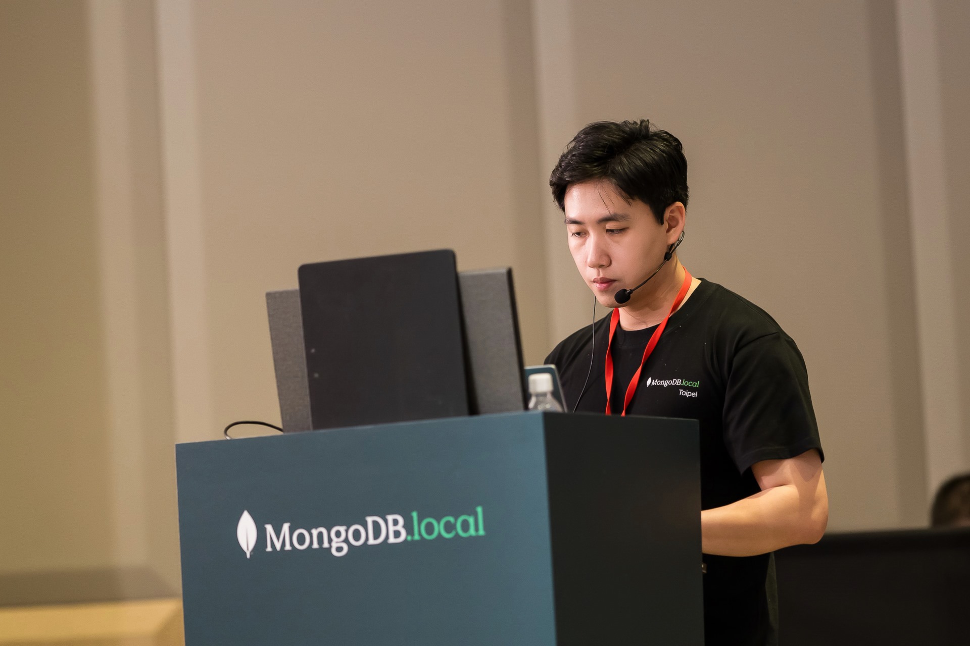 [雲端攝影]MongoDB.local 2025台北場-最專業的團隊完成每場完美活動攝影，拍的不只好更要快! #