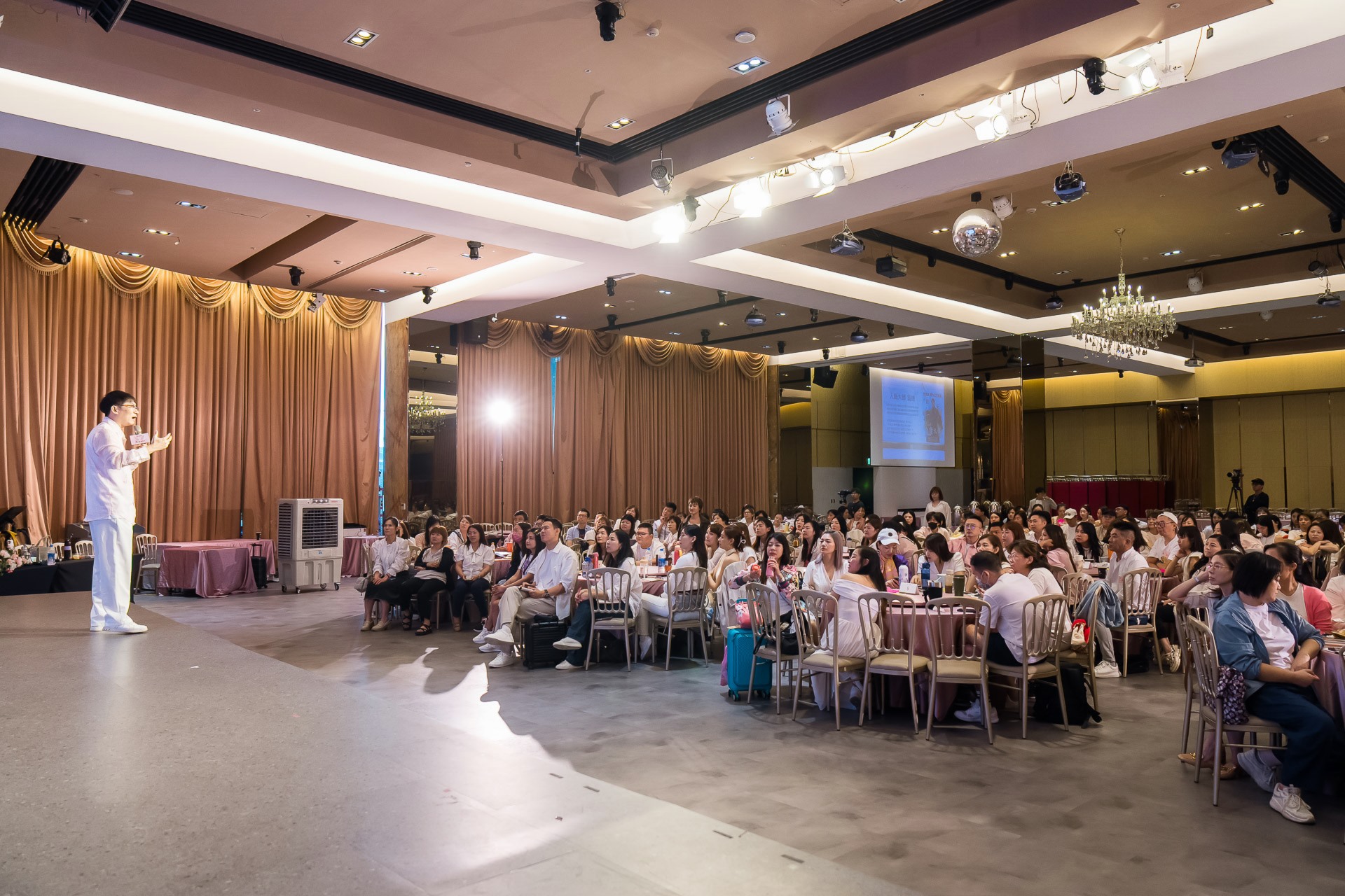 [活動攝影]女神愛啪啪 第二屆保證班-最專業的團隊完成每場完美活動攝影，拍的不只好更要快! #