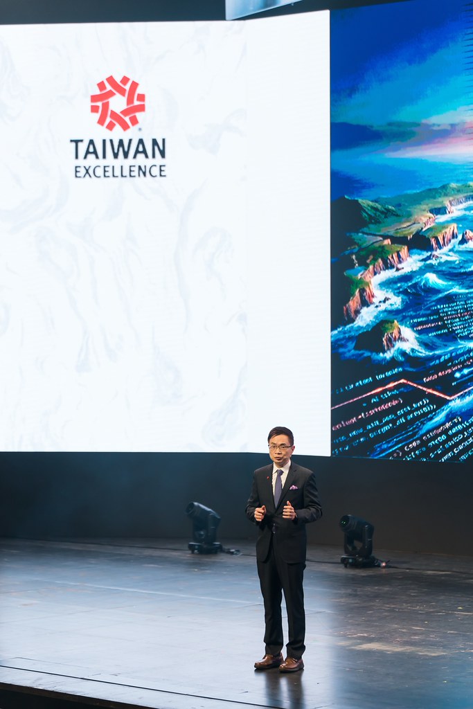 [雲端攝影]34屆台灣精品獎 頒獎典禮-最專業的團隊完成每場完美活動攝影，拍的不只好更要快! #活動拍立得