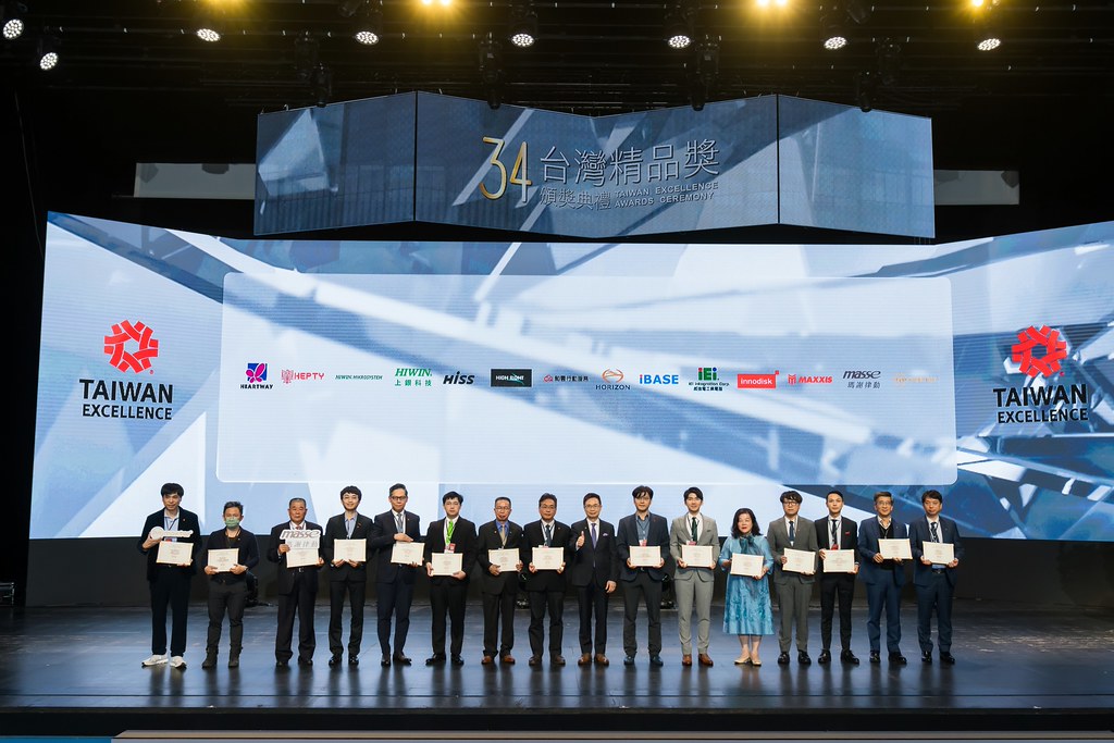 [雲端攝影]34屆台灣精品獎 頒獎典禮-最專業的團隊完成每場完美活動攝影，拍的不只好更要快! #雲端攝影