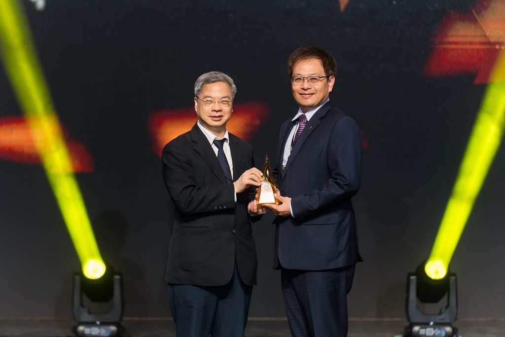 [雲端攝影]34屆台灣精品獎 頒獎典禮-最專業的團隊完成每場完美活動攝影，拍的不只好更要快! #即時攝影