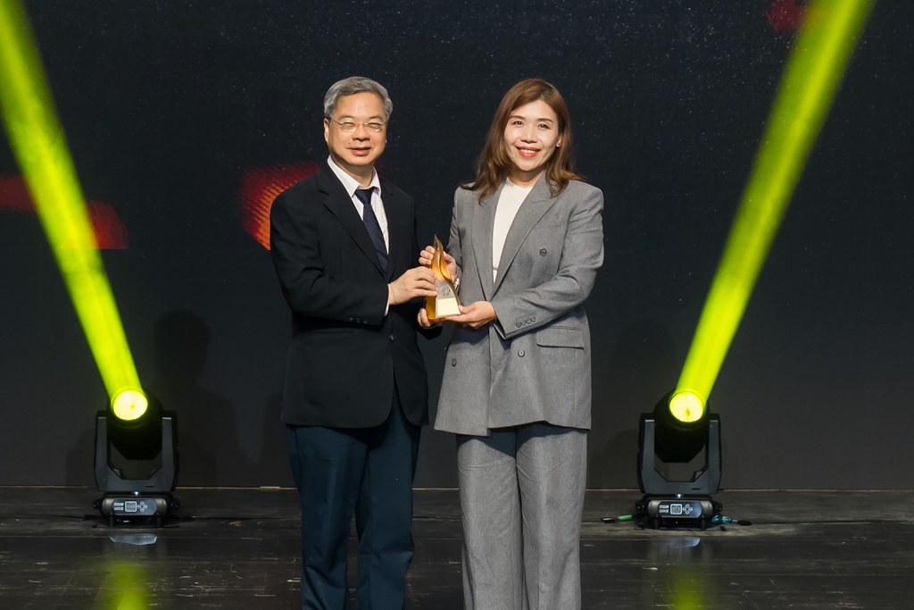 [雲端攝影]34屆台灣精品獎 頒獎典禮-最專業的團隊完成每場完美活動攝影，拍的不只好更要快! #活動拍立得