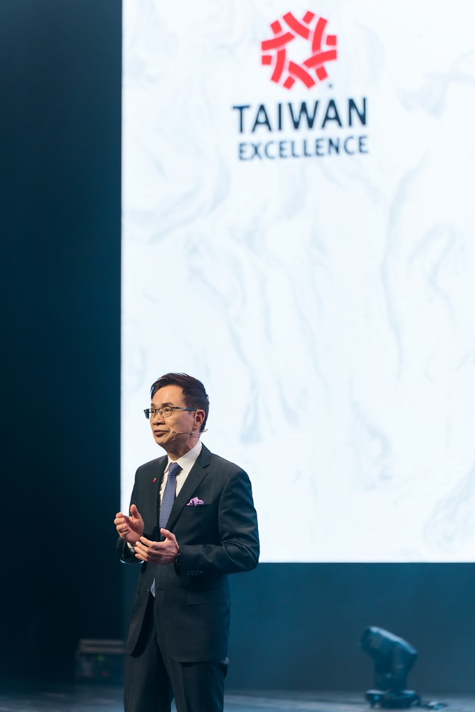 [雲端攝影]34屆台灣精品獎 頒獎典禮-最專業的團隊完成每場完美活動攝影，拍的不只好更要快! #即拍即印