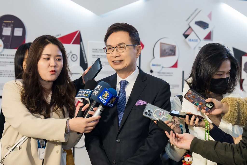 [雲端攝影]34屆台灣精品獎 頒獎典禮-最專業的團隊完成每場完美活動攝影，拍的不只好更要快! #即拍即印