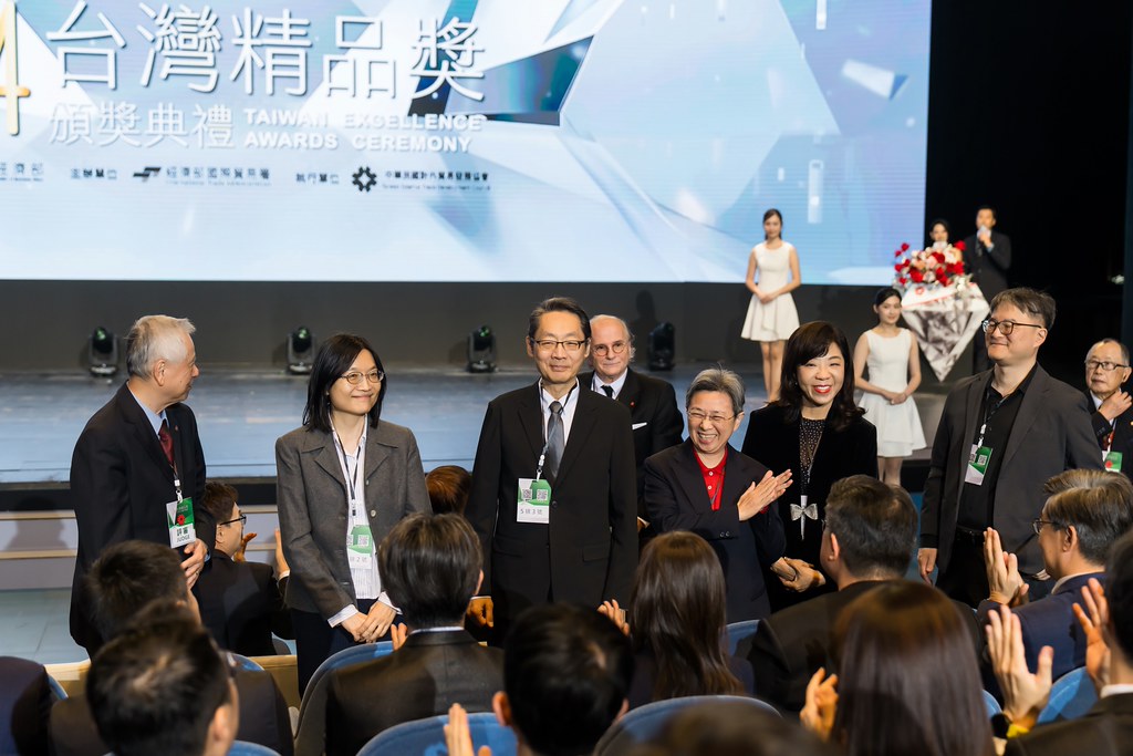 [雲端攝影]34屆台灣精品獎 頒獎典禮-最專業的團隊完成每場完美活動攝影，拍的不只好更要快! #雲端攝影