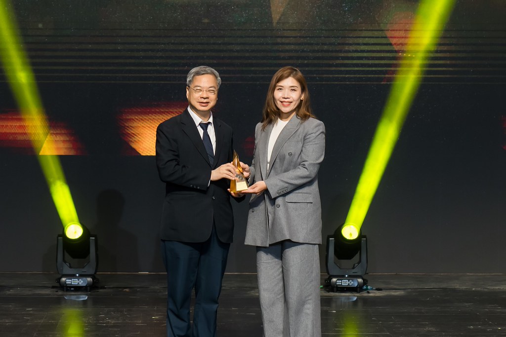 [雲端攝影]34屆台灣精品獎 頒獎典禮-最專業的團隊完成每場完美活動攝影，拍的不只好更要快! #活動拍立得