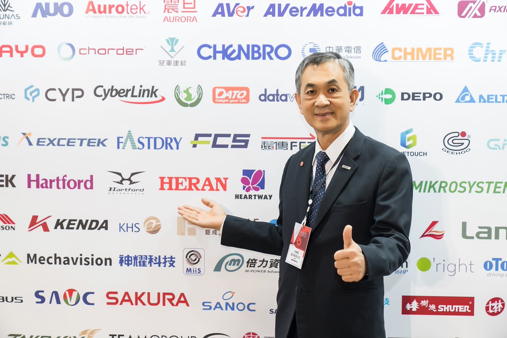 [雲端攝影]34屆台灣精品獎 頒獎典禮-最專業的團隊完成每場完美活動攝影，拍的不只好更要快! #活動攝影