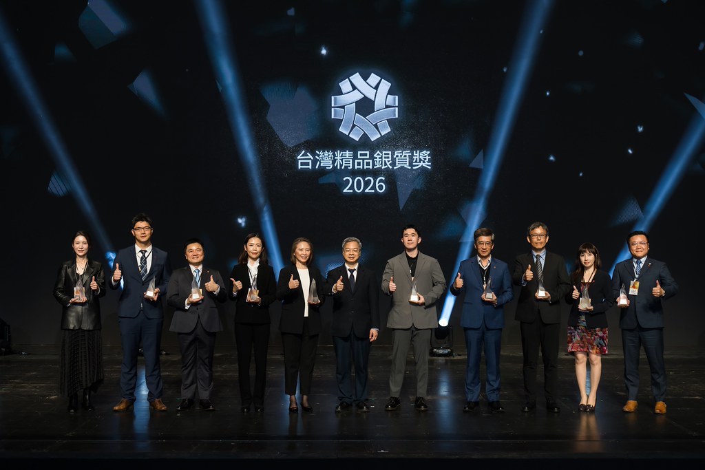 [雲端攝影]34屆台灣精品獎 頒獎典禮-最專業的團隊完成每場完美活動攝影，拍的不只好更要快! #即拍即印