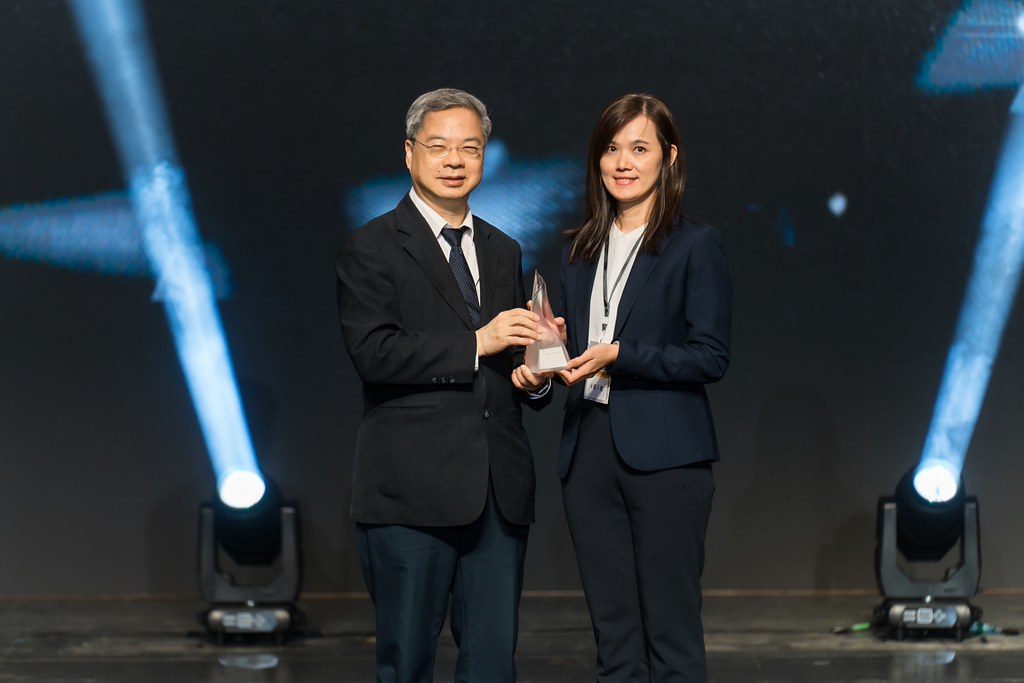 [雲端攝影]34屆台灣精品獎 頒獎典禮-最專業的團隊完成每場完美活動攝影，拍的不只好更要快! #尾牙攝影