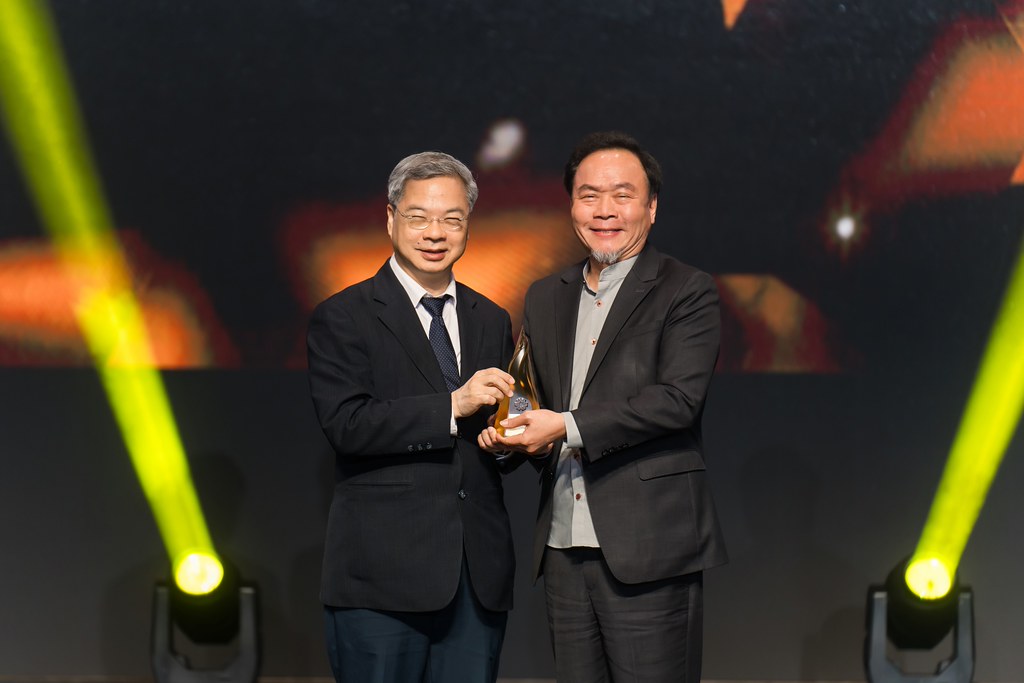 [雲端攝影]34屆台灣精品獎 頒獎典禮-最專業的團隊完成每場完美活動攝影，拍的不只好更要快! #尾牙攝影