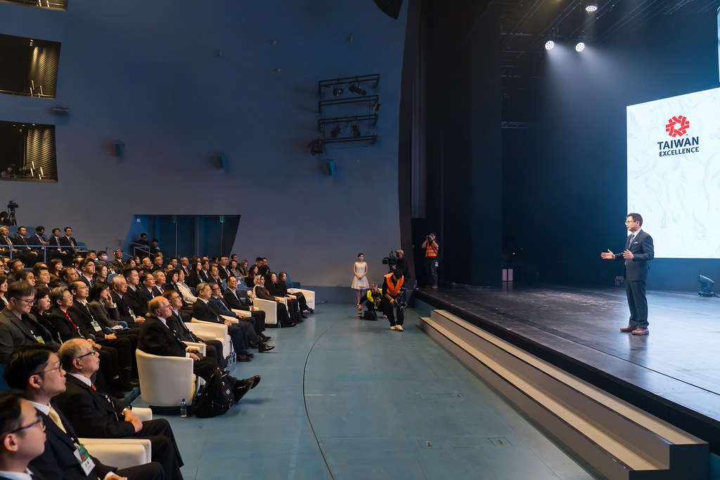 [雲端攝影]34屆台灣精品獎 頒獎典禮-最專業的團隊完成每場完美活動攝影，拍的不只好更要快! #活動拍攝