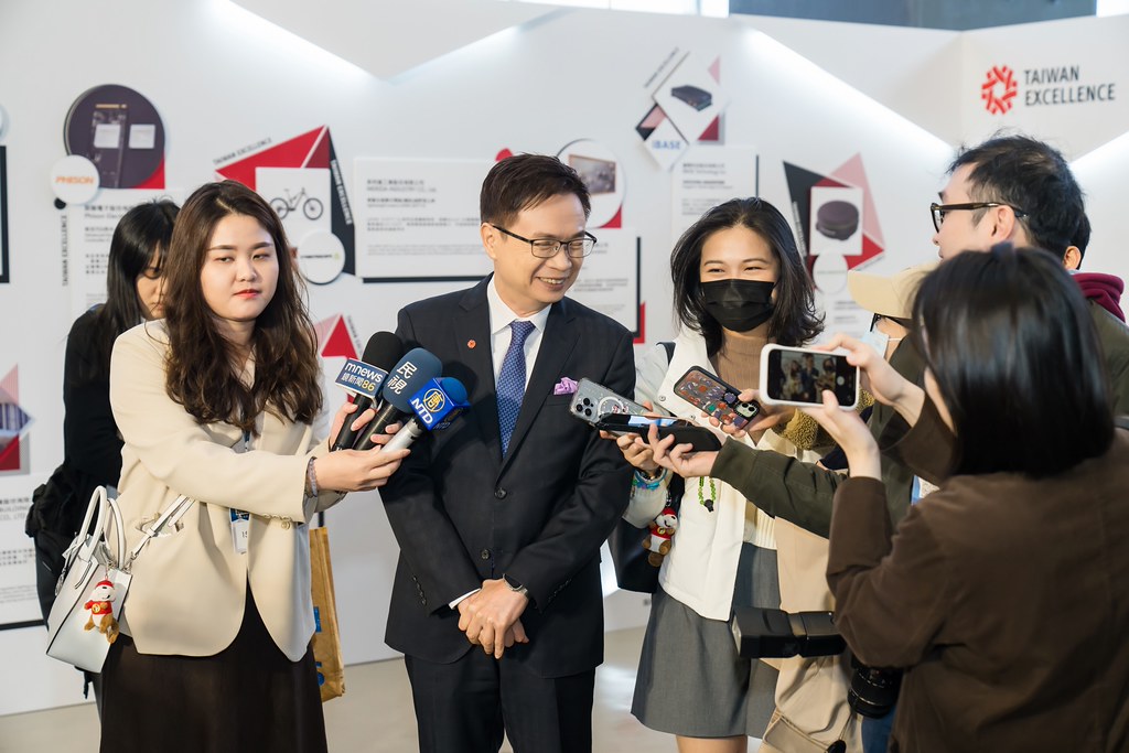 [雲端攝影]34屆台灣精品獎 頒獎典禮-最專業的團隊完成每場完美活動攝影，拍的不只好更要快! #活動攝影