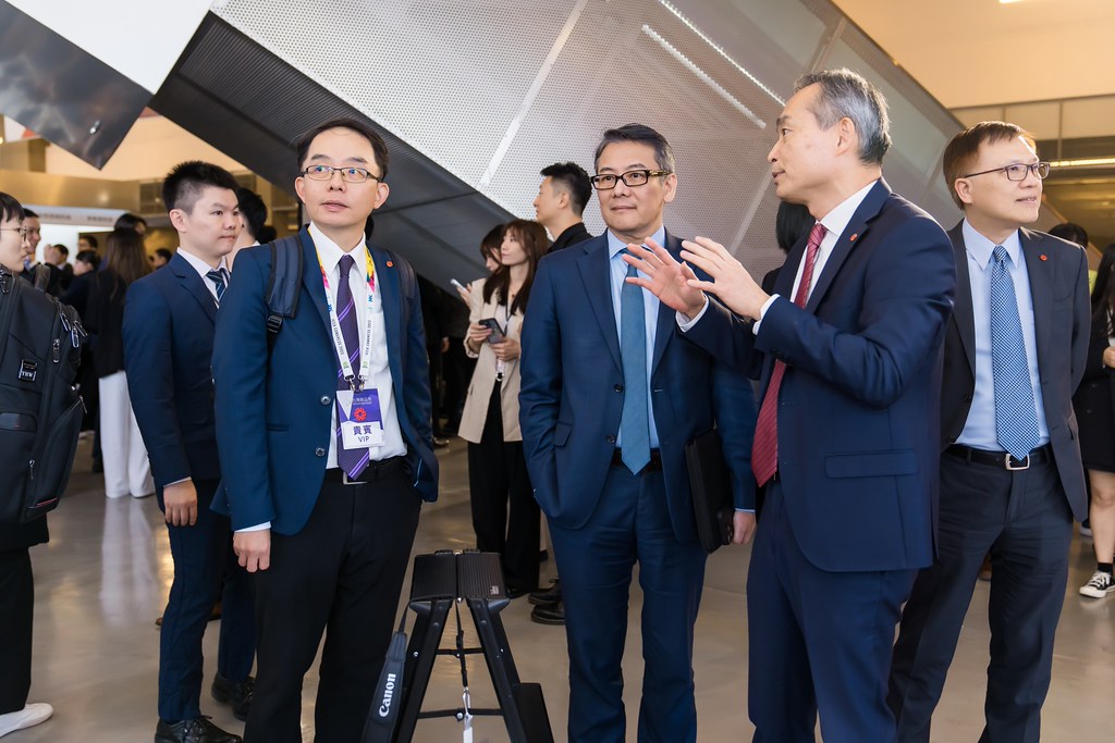 [雲端攝影]34屆台灣精品獎 頒獎典禮-最專業的團隊完成每場完美活動攝影，拍的不只好更要快! #尾牙攝影