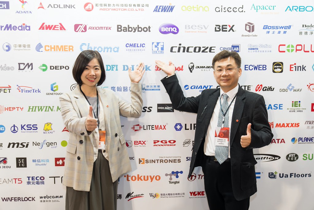 [雲端攝影]34屆台灣精品獎 頒獎典禮-最專業的團隊完成每場完美活動攝影，拍的不只好更要快! #尾牙攝影