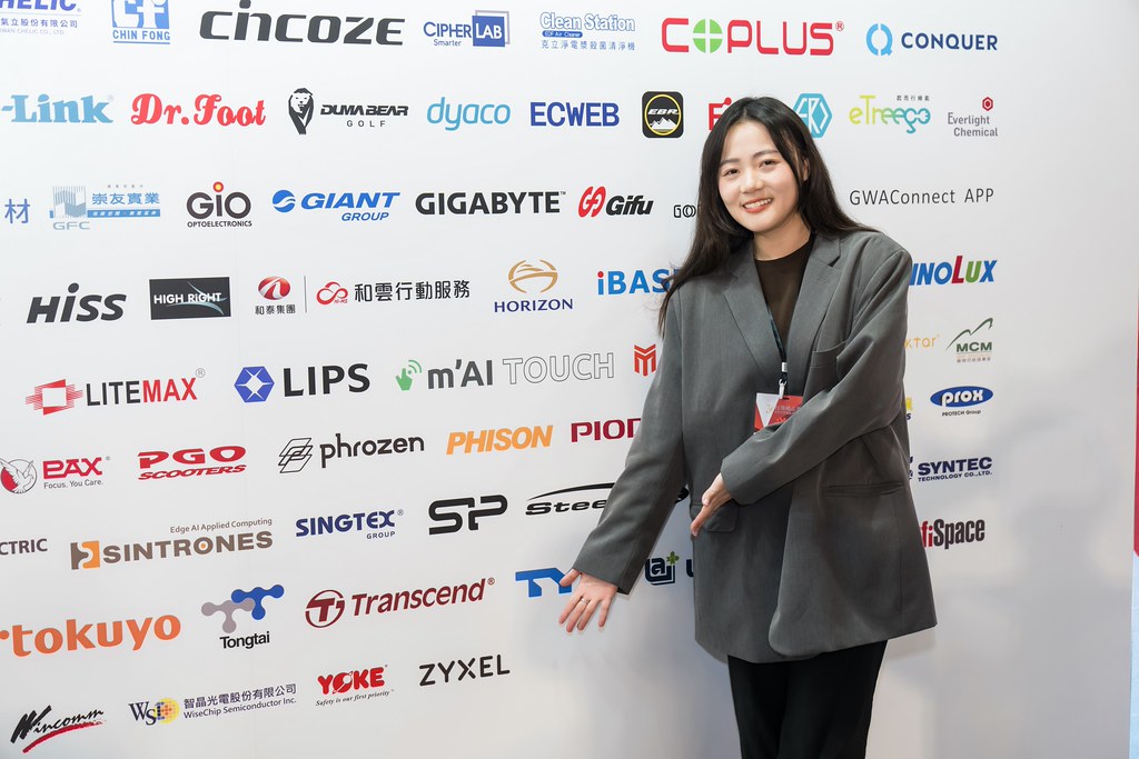 [雲端攝影]34屆台灣精品獎 頒獎典禮-最專業的團隊完成每場完美活動攝影，拍的不只好更要快! #即拍即印