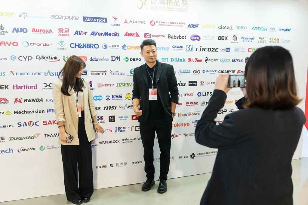 [雲端攝影]34屆台灣精品獎 頒獎典禮-最專業的團隊完成每場完美活動攝影，拍的不只好更要快! #尾牙攝影