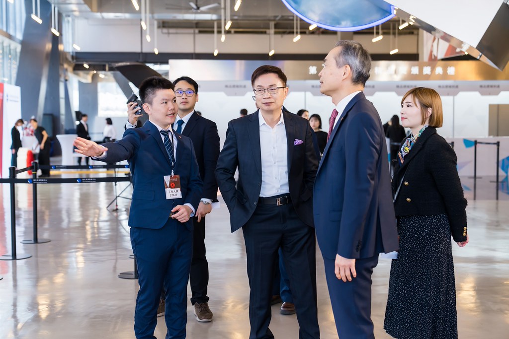 [雲端攝影]34屆台灣精品獎 頒獎典禮-最專業的團隊完成每場完美活動攝影，拍的不只好更要快! #活動攝影