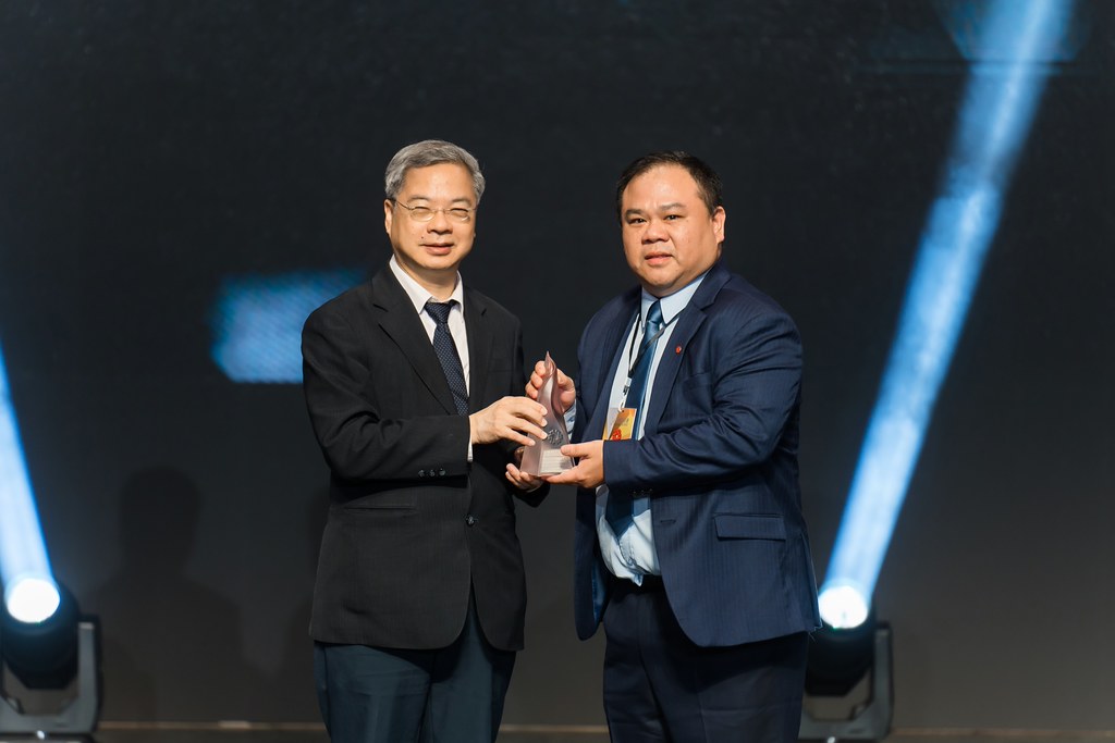 [雲端攝影]34屆台灣精品獎 頒獎典禮-最專業的團隊完成每場完美活動攝影，拍的不只好更要快! #活動攝影