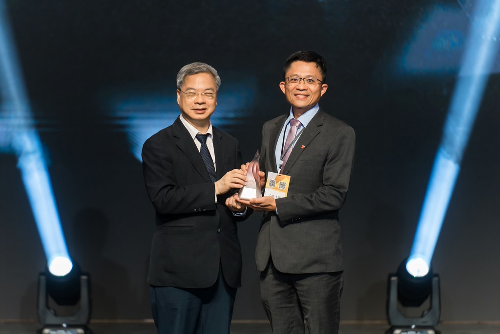 [雲端攝影]34屆台灣精品獎 頒獎典禮-最專業的團隊完成每場完美活動攝影，拍的不只好更要快! #尾牙攝影