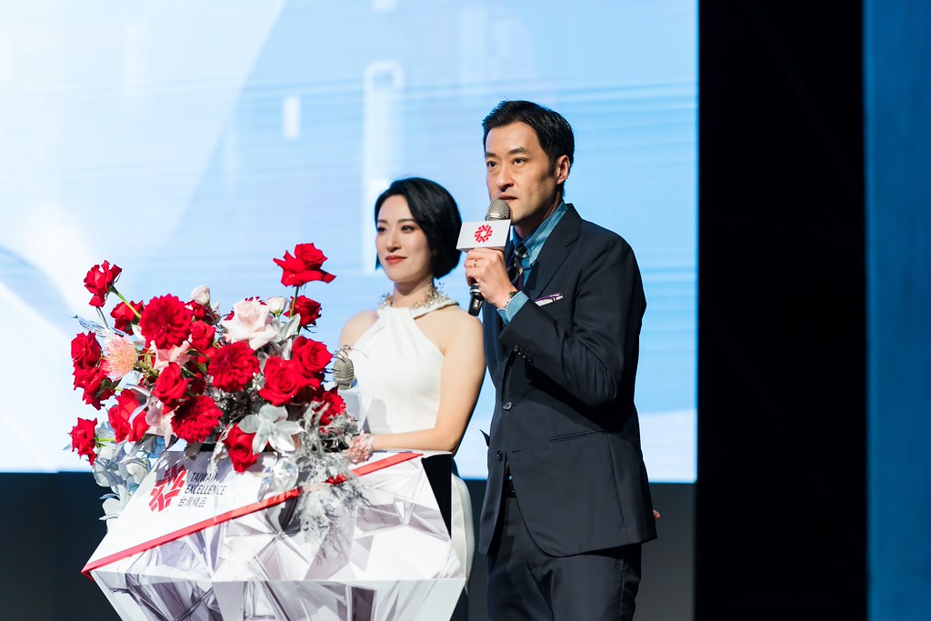 [雲端攝影]34屆台灣精品獎 頒獎典禮-最專業的團隊完成每場完美活動攝影，拍的不只好更要快! #尾牙攝影