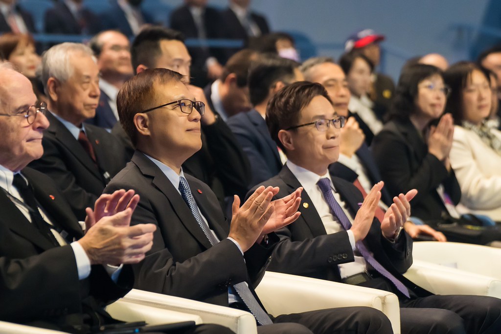 [雲端攝影]34屆台灣精品獎 頒獎典禮-最專業的團隊完成每場完美活動攝影，拍的不只好更要快! #即時攝影