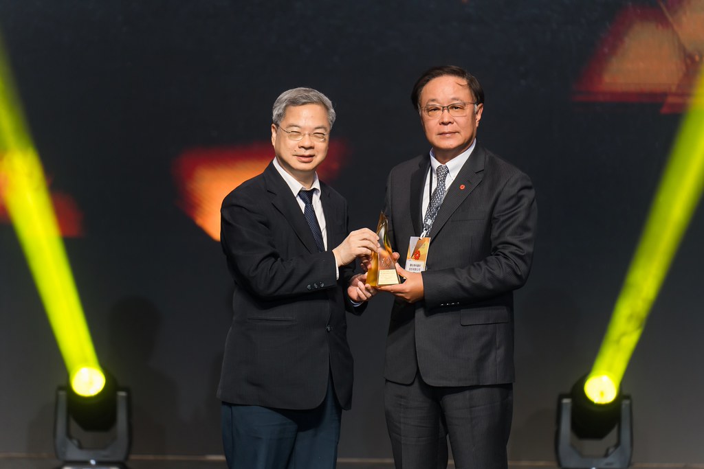 [雲端攝影]34屆台灣精品獎 頒獎典禮-最專業的團隊完成每場完美活動攝影，拍的不只好更要快! #雲端攝影