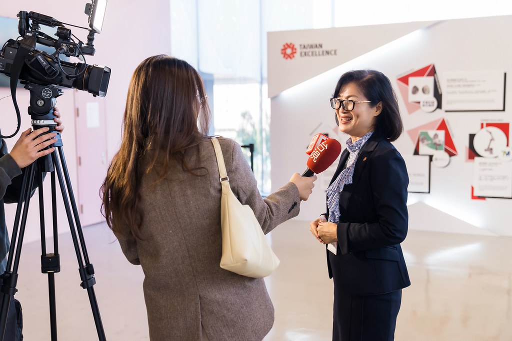 [雲端攝影]34屆台灣精品獎 頒獎典禮-最專業的團隊完成每場完美活動攝影，拍的不只好更要快! #活動攝影