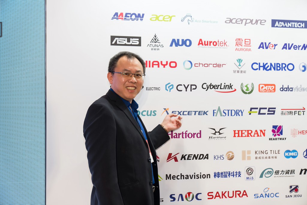 [雲端攝影]34屆台灣精品獎 頒獎典禮-最專業的團隊完成每場完美活動攝影，拍的不只好更要快! #即時攝影