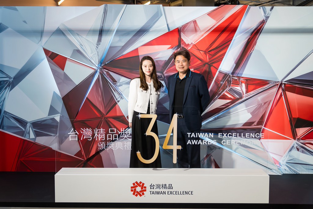 [雲端攝影]34屆台灣精品獎 頒獎典禮-最專業的團隊完成每場完美活動攝影，拍的不只好更要快! #活動拍立得