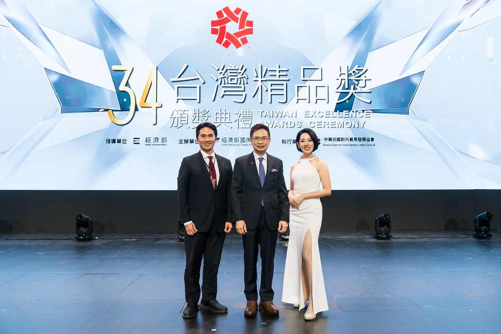 [雲端攝影]34屆台灣精品獎 頒獎典禮-最專業的團隊完成每場完美活動攝影，拍的不只好更要快! #雲端攝影