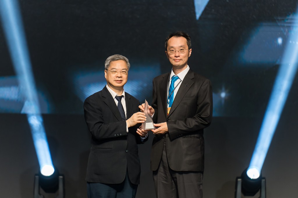 [雲端攝影]34屆台灣精品獎 頒獎典禮-最專業的團隊完成每場完美活動攝影，拍的不只好更要快! #活動攝影