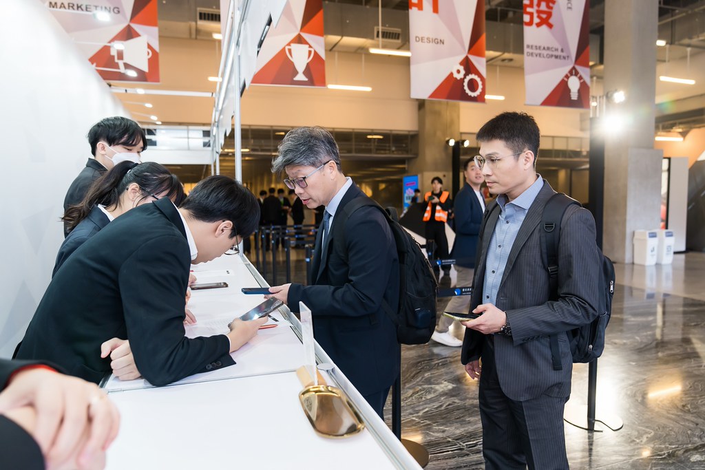 [雲端攝影]34屆台灣精品獎 頒獎典禮-最專業的團隊完成每場完美活動攝影，拍的不只好更要快! #活動拍攝