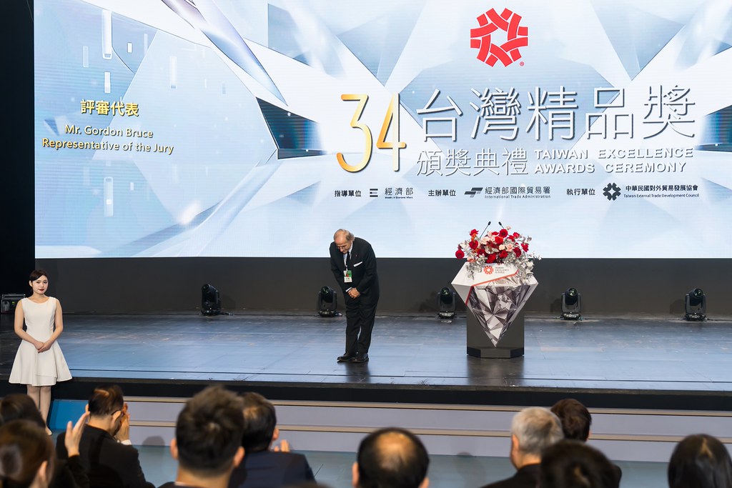 [雲端攝影]34屆台灣精品獎 頒獎典禮-最專業的團隊完成每場完美活動攝影，拍的不只好更要快! #雲端攝影