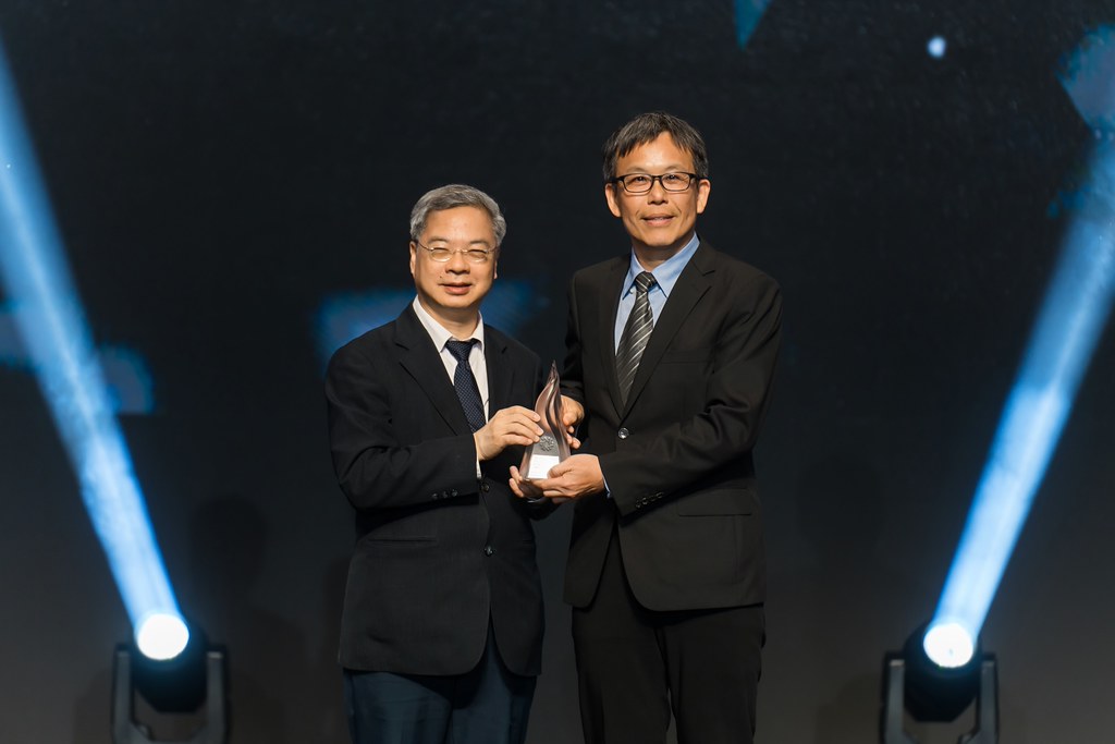 [雲端攝影]34屆台灣精品獎 頒獎典禮-最專業的團隊完成每場完美活動攝影，拍的不只好更要快! #活動拍攝