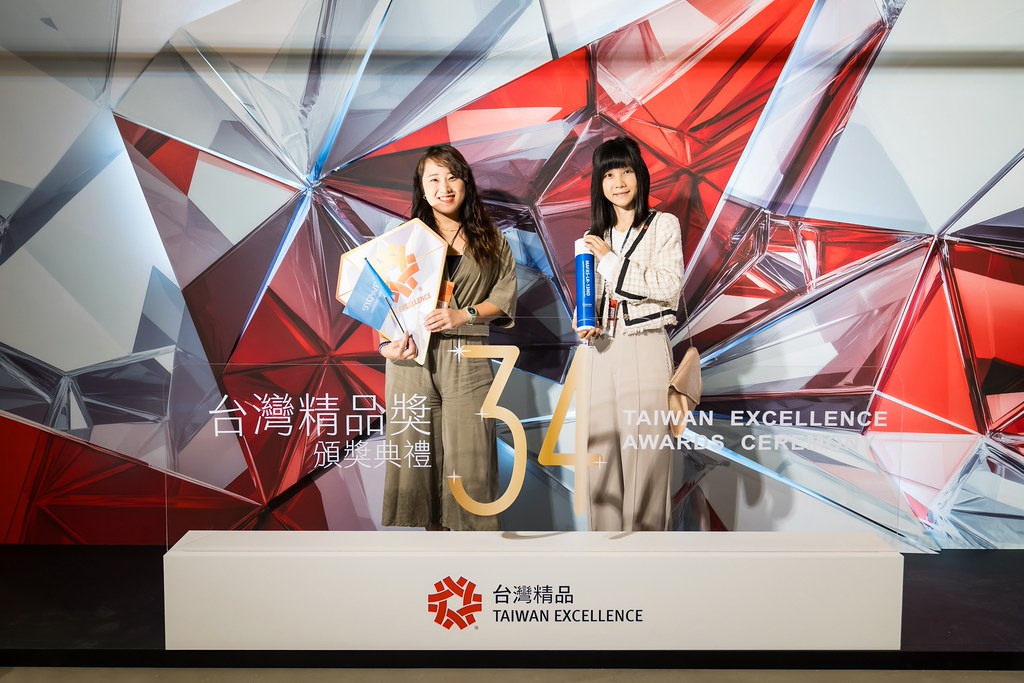 [雲端攝影]34屆台灣精品獎 頒獎典禮-最專業的團隊完成每場完美活動攝影，拍的不只好更要快! #尾牙攝影