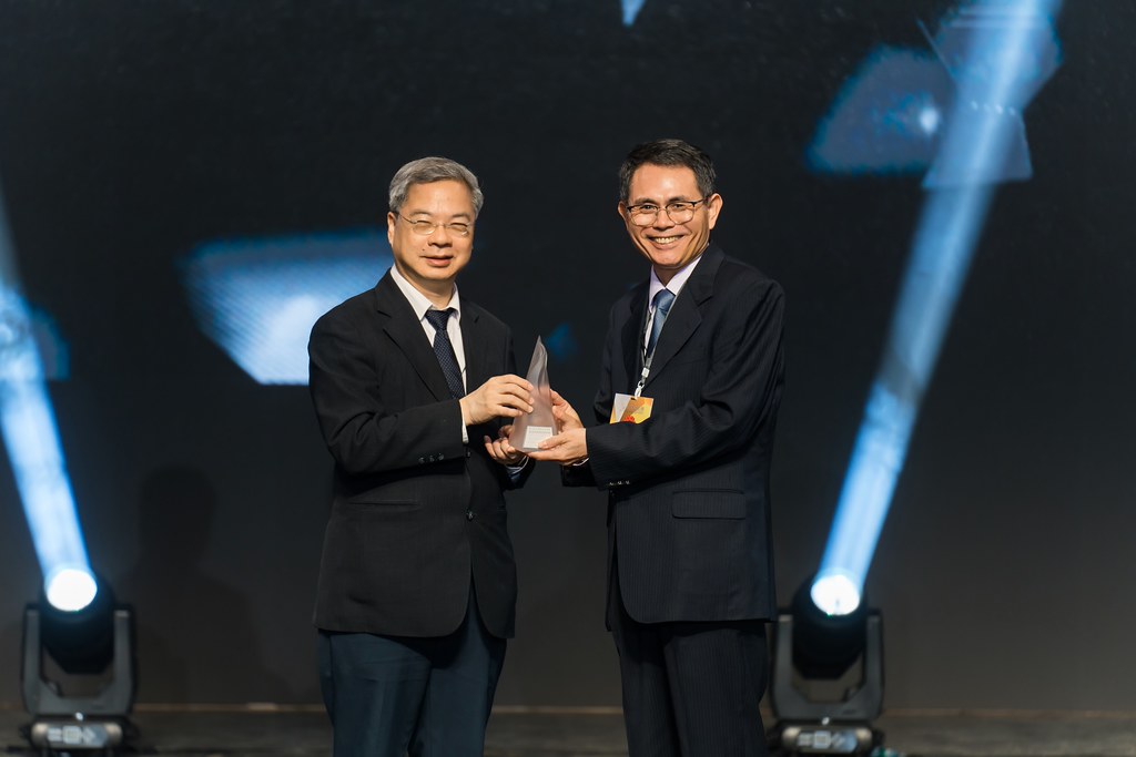 [雲端攝影]34屆台灣精品獎 頒獎典禮-最專業的團隊完成每場完美活動攝影，拍的不只好更要快! #活動攝影