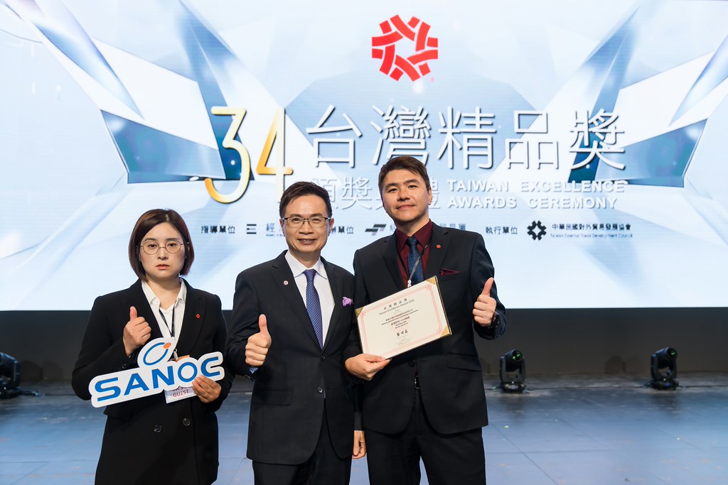 [雲端攝影]34屆台灣精品獎 頒獎典禮-最專業的團隊完成每場完美活動攝影，拍的不只好更要快! #即拍即印