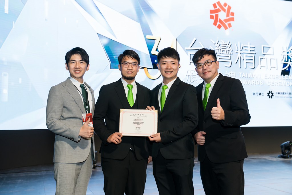 [雲端攝影]34屆台灣精品獎 頒獎典禮-最專業的團隊完成每場完美活動攝影，拍的不只好更要快! #即拍即印