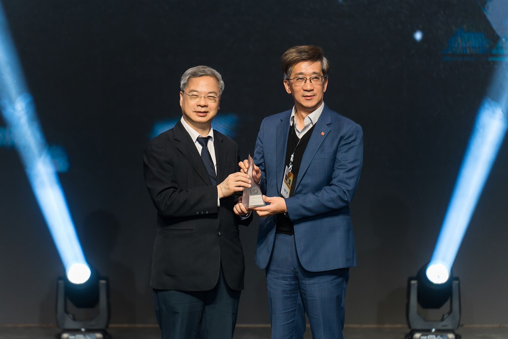 [雲端攝影]34屆台灣精品獎 頒獎典禮-最專業的團隊完成每場完美活動攝影，拍的不只好更要快! #活動拍立得