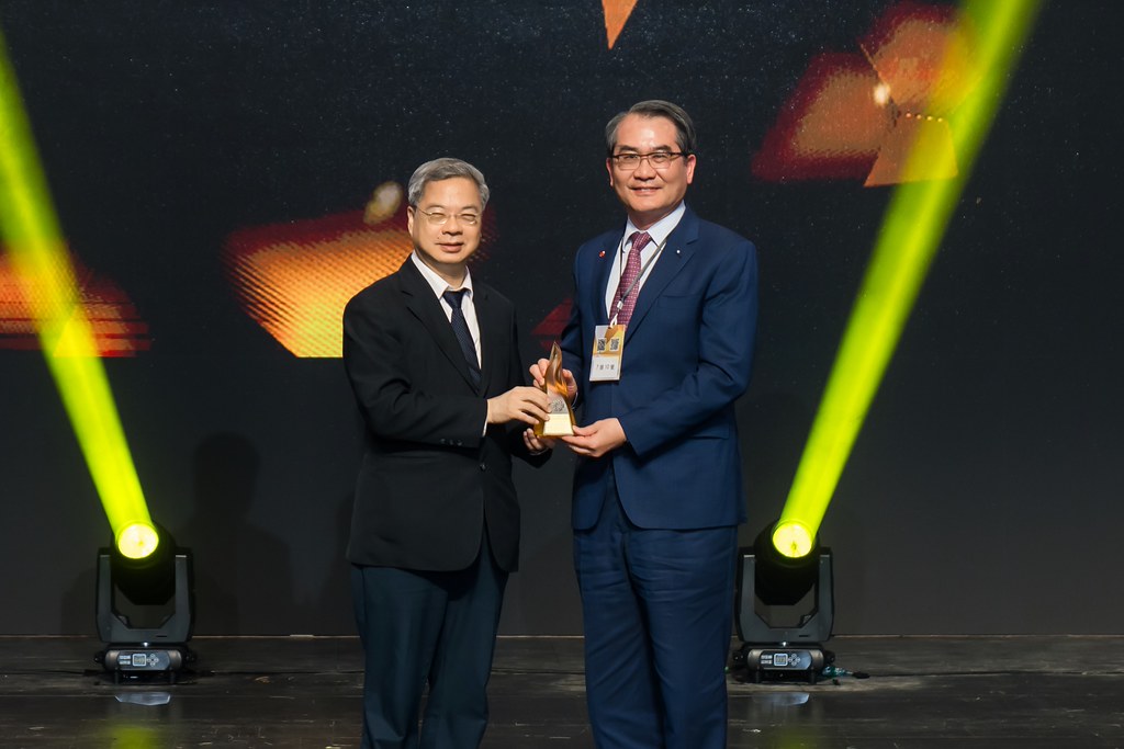 [雲端攝影]34屆台灣精品獎 頒獎典禮-最專業的團隊完成每場完美活動攝影，拍的不只好更要快! #活動拍攝