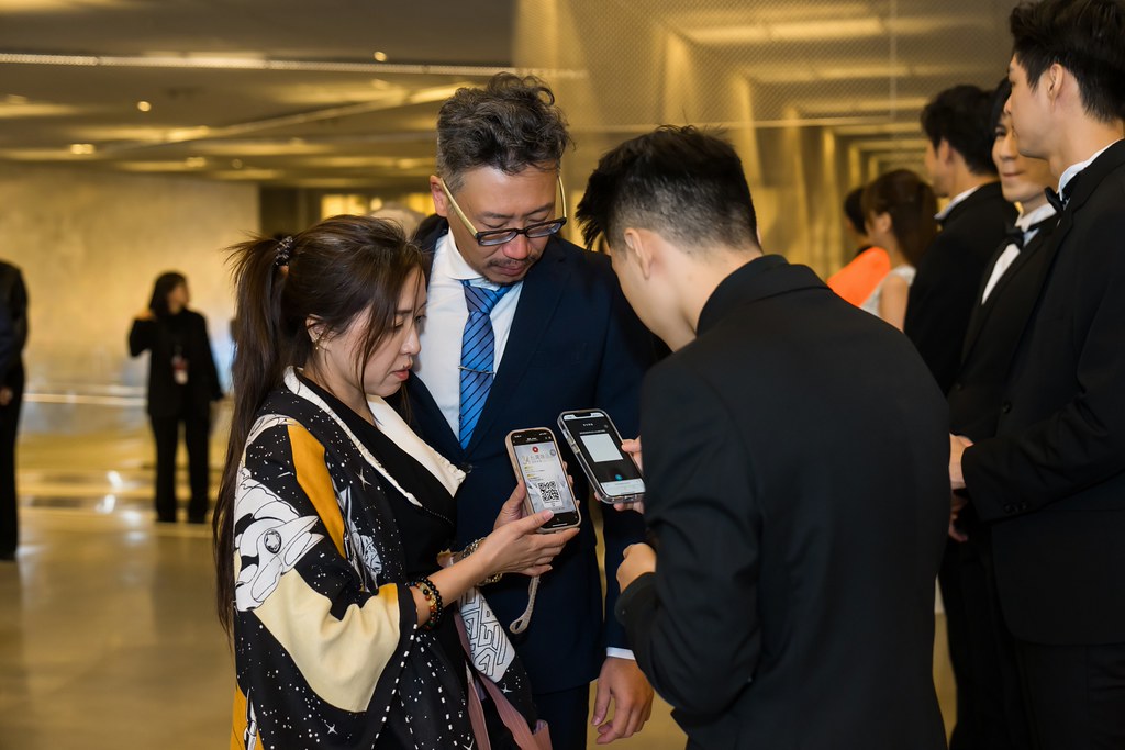 [雲端攝影]34屆台灣精品獎 頒獎典禮-最專業的團隊完成每場完美活動攝影，拍的不只好更要快! #即時攝影