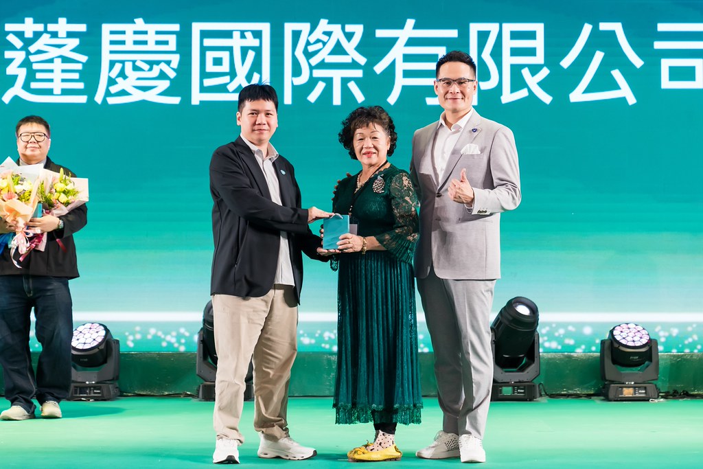 [活動攝影]2025綠洲永續啟動大會-最專業的團隊完成每場完美活動攝影，拍的不只好更要快! #即拍即印