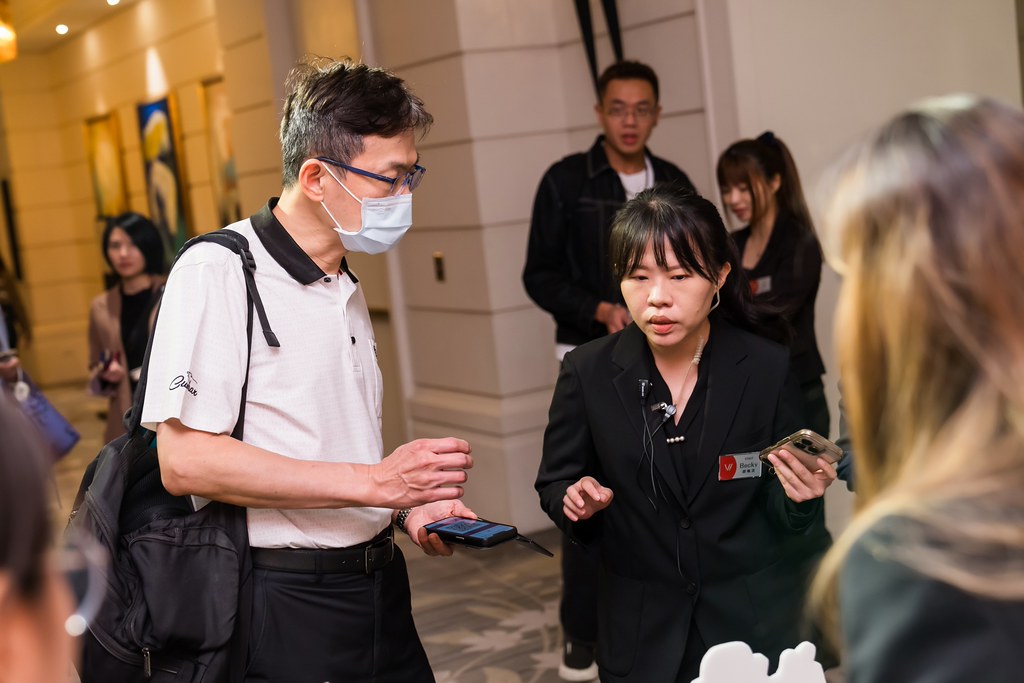 [活動攝影]八億Skin Power Up 上市發表會-最專業的團隊完成每場完美活動攝影，拍的不只好更要快! #即時攝影