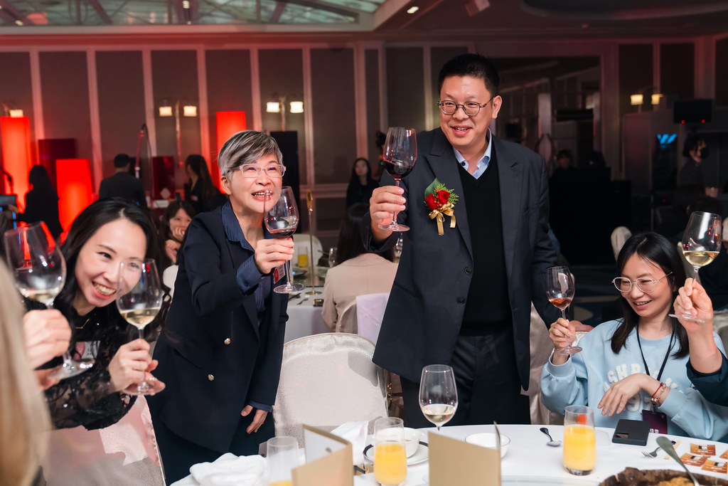 [活動攝影]八億Skin Power Up 上市發表會-最專業的團隊完成每場完美活動攝影，拍的不只好更要快! #即拍即印