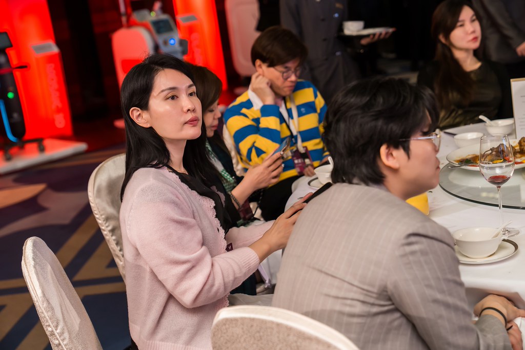 [活動攝影]八億Skin Power Up 上市發表會-最專業的團隊完成每場完美活動攝影，拍的不只好更要快! #即時攝影